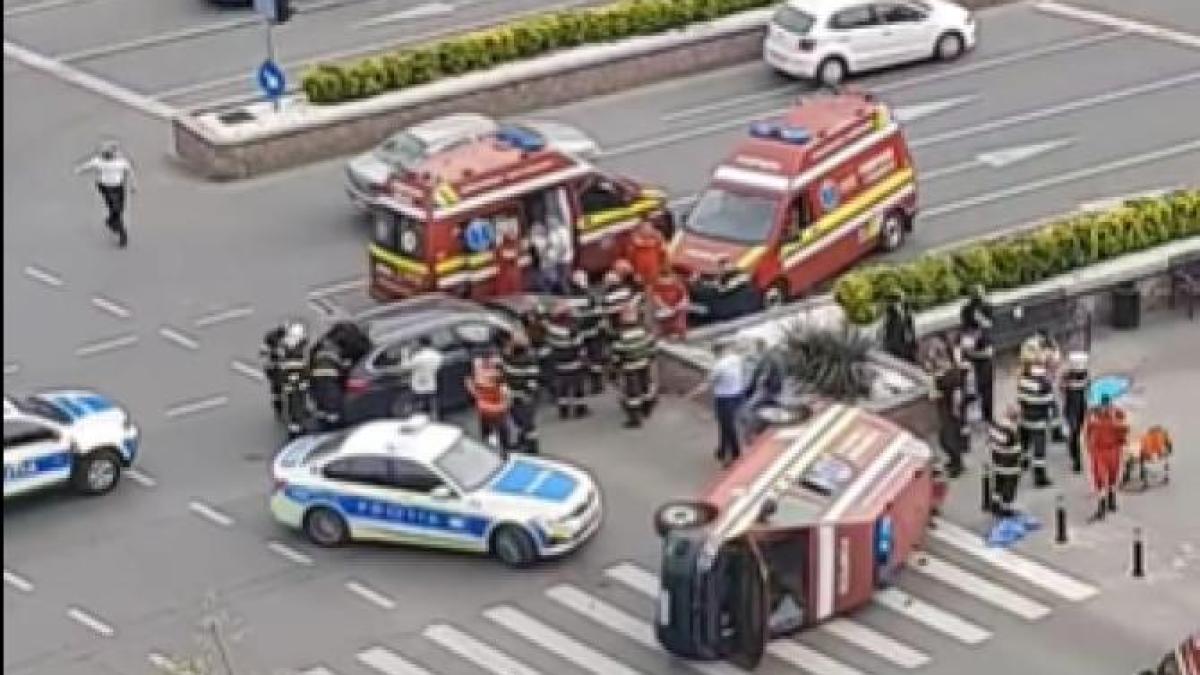 trei-persoane-au-fost-ranite-in-capitala--dupa-un-accident-in-care-a-fost-implicata-o-ambulanta_38695000