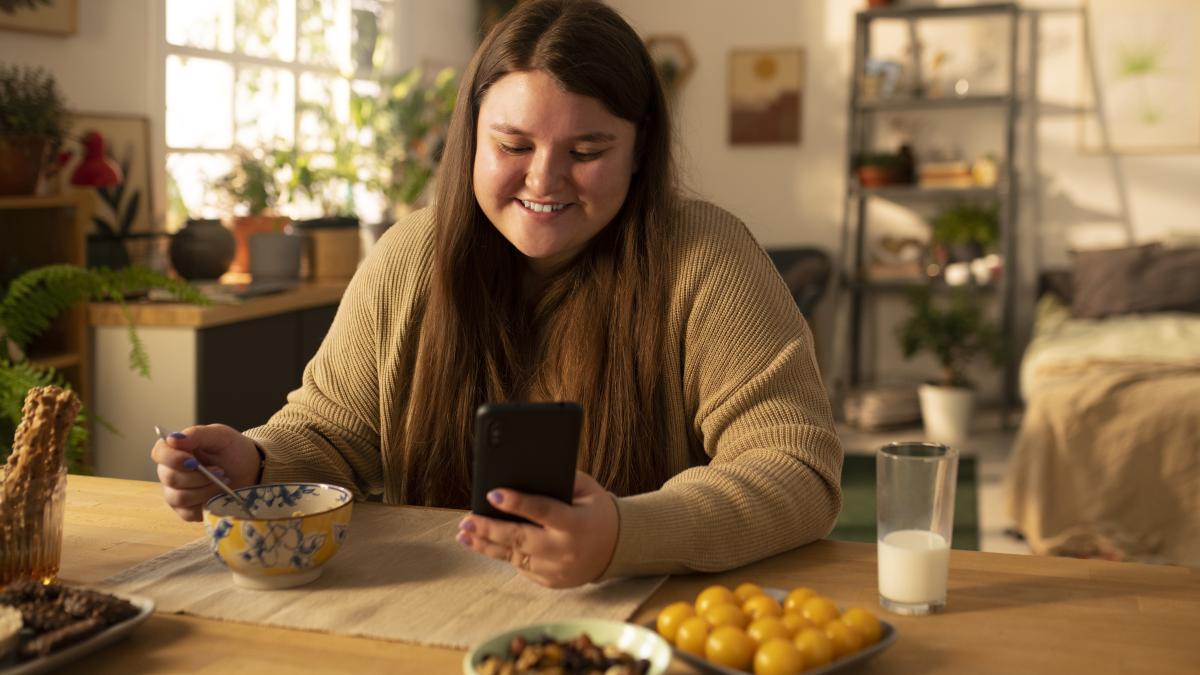 blocheaza-oamenii-intr-un-cerc-vicios--greseala-care-ne-ingrasa--cum-arata-portia-ideala-de-mancare_17352700