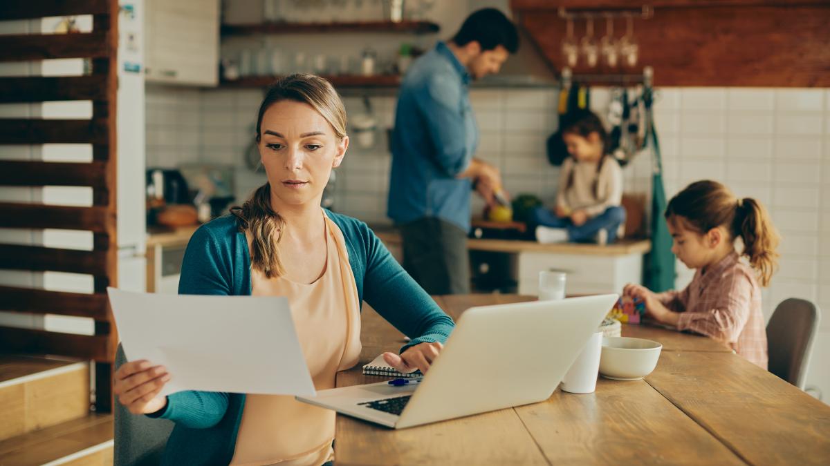 horoscop-aprilie-2024-zodia-care-trebuie-sa-lase-cariera-deoparte-si-sa-se-ocupe-de-familie_71417300