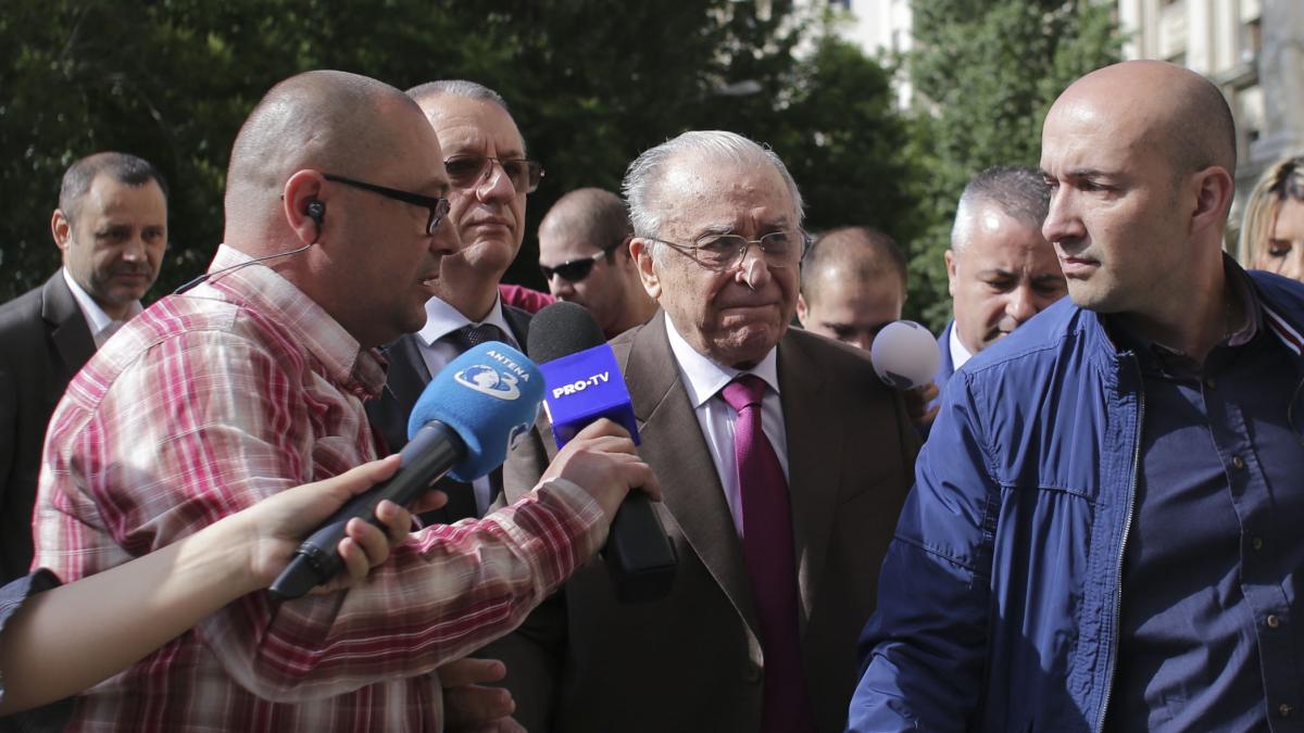 dosarul-mineriadei--pe-masa-lui-iohannis--procurorul-general-cere-urmarirea-penala-a-lui-ion-iliescu---surse_17914400