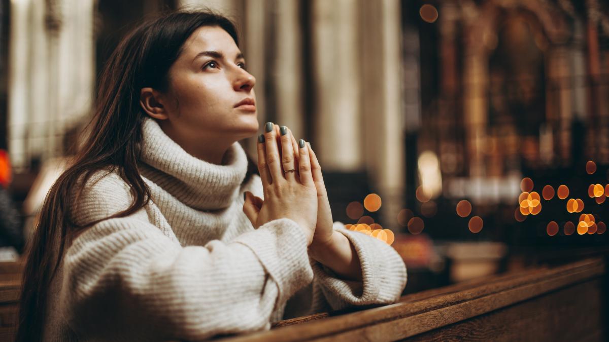 in-biserica2_51055500