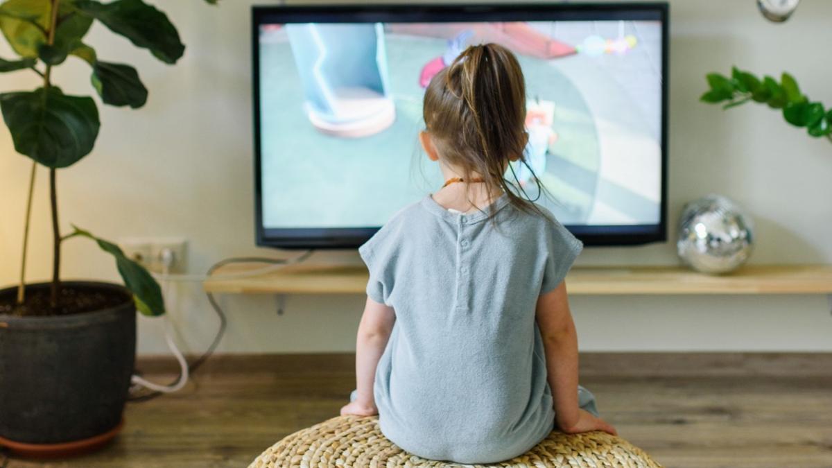 bebelusii-care-se-uita-la-televizor-au-sanse-sa-devina-autisti_70390200