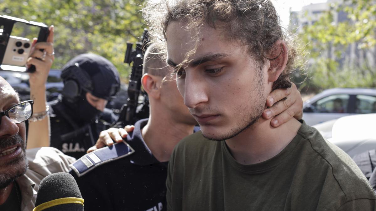 tatal-robertei--studenta-ucisa-in-accidentul-provocat-de-vlad-pascu--in-2-mai--cu-hanoracul-fetei-in-portbajaj-sa-il-predau-cui_83454400