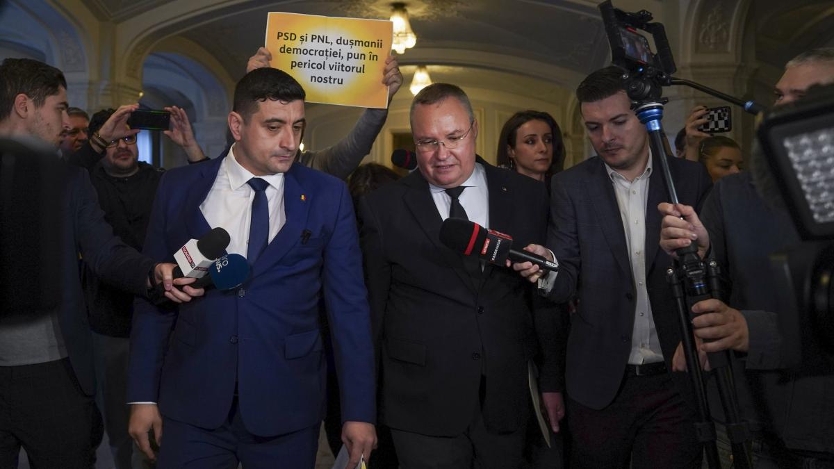 nicolae-ciuca-trebuie-sa-mergem-sa-le-vorbim-oamenilor--altfel--le-vorbesc-altii-si-incep-sa-creada-ceea-ce-vad-pe-facebook--tik-tok_02014100