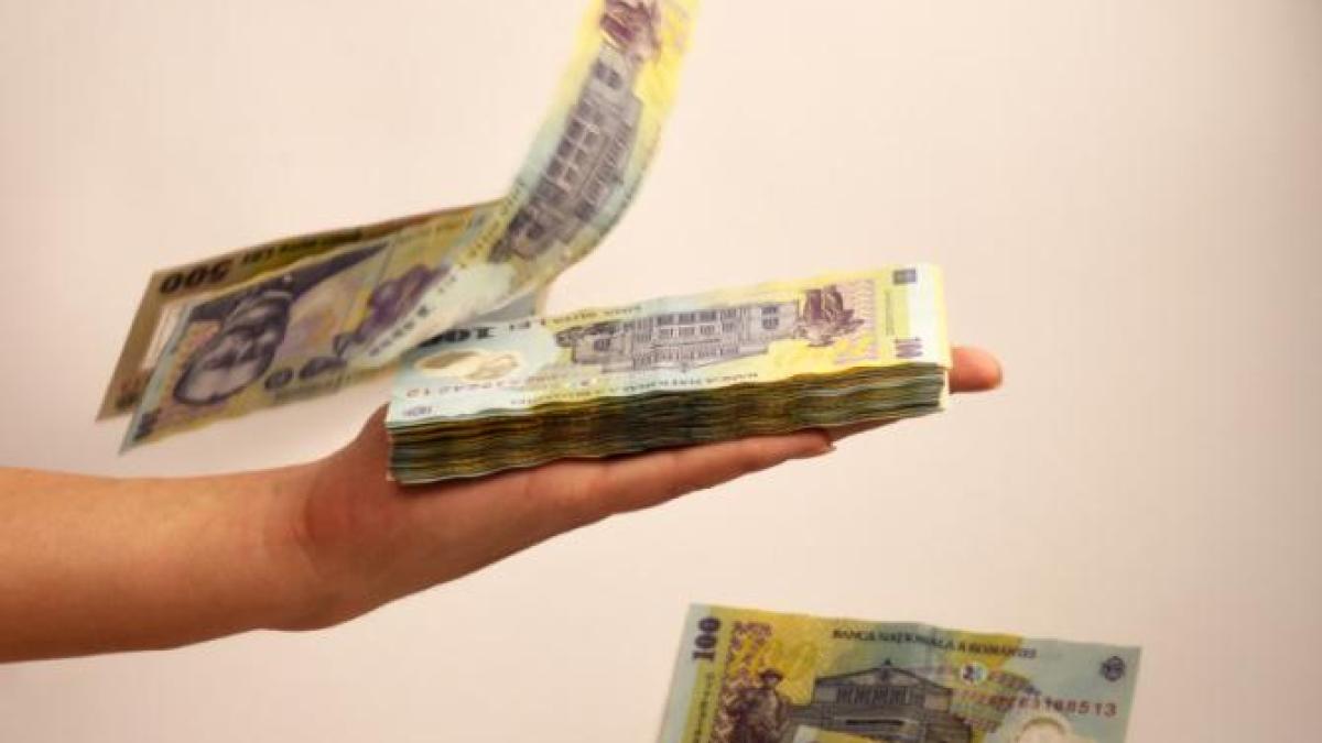 de-ce-vor-romanii-sa-si-schimbe-locul-de-munca--principala-problema_98479100