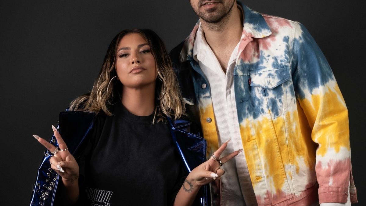 jo-si-liviu--moment-de-panica-pe-scena-de-la-te-cunosc-de-undeva-sa-vedeti-ce-mi-iau-eu-zborul_35958900