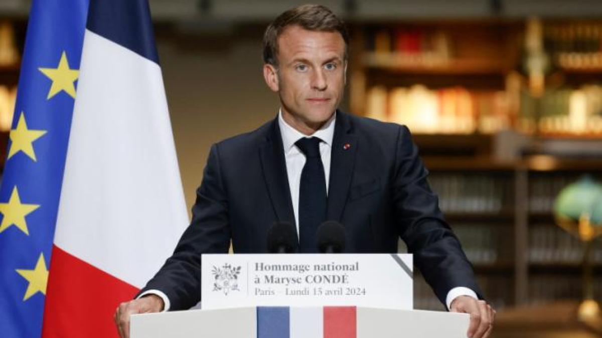 emmanuel-macron-se-intalneste-cu-prim-ministrul-si-comandantul-sef-al-armatei-libanului_30482400
