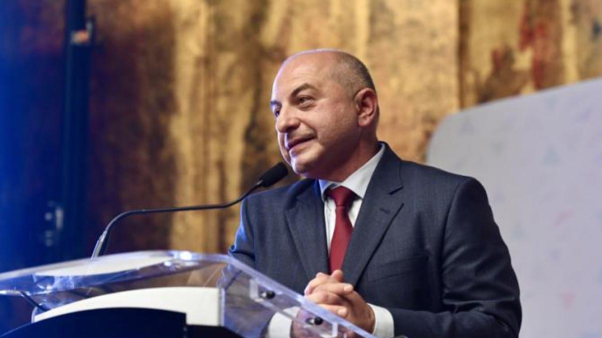 catalin-cirstoiu_54393100