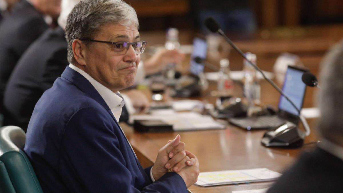 bolos--acuzat-de-un-ministru-din-guvern-ca-nu-i-mai-raspunde-din-octombrie-la-telefon--i-a-taiat-si-finantarea_89821400