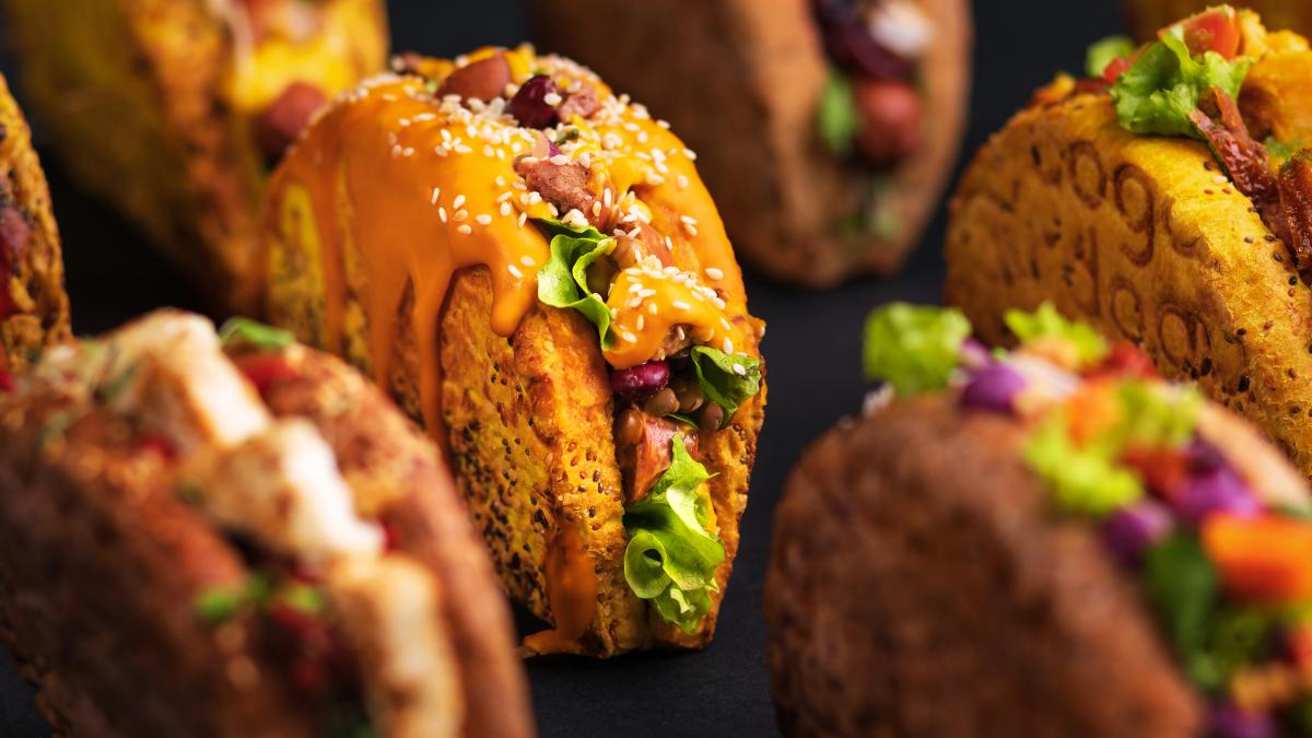 dogu-un-concept-100-romanesc-care-aduce-la-actualitate-clasicul-hot-dog-intr-o-forma-inedita4_23203100