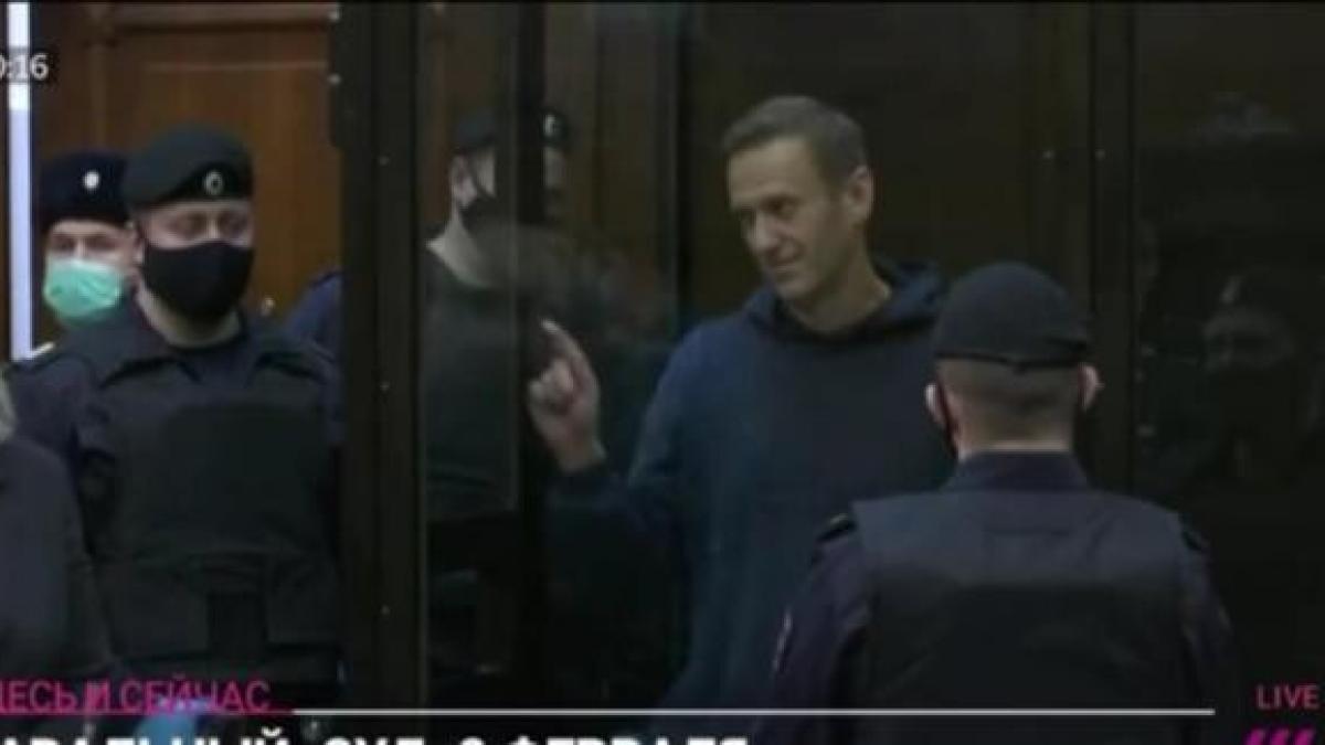 navalnii-gest-inima_99515300