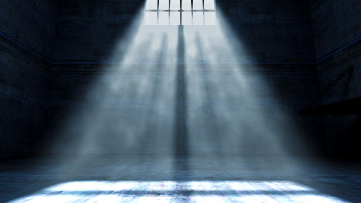 sefa-arestului-central-a-venit-cu-imaginile-in-studioul-dcnews-beciul-domnesc--cum-arata-inainte-si-cum-arata-acum_97834000