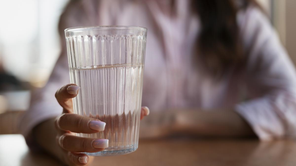 mihaela-bilic--despre-mineralele-vitale-din-apa-cu-aceste-minerale-se-joaca-permanent-rinichii_90217800