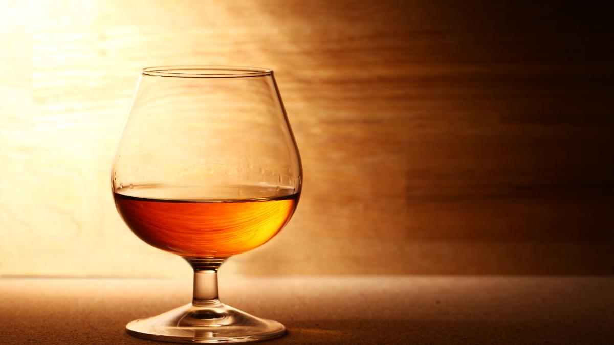 china--lovitua-pentru-producatorii-de-coniac-din-franta--decizie-asupra-importurilor-din-ue_91150500