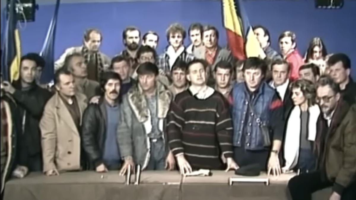 filmul-revolutiei_85089300_80731200