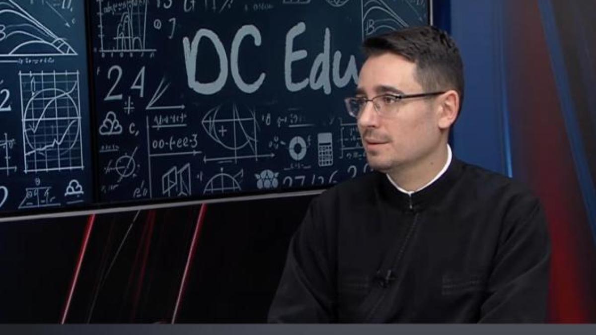 preotul-adrian-agachi--la-dc-edu_65198300