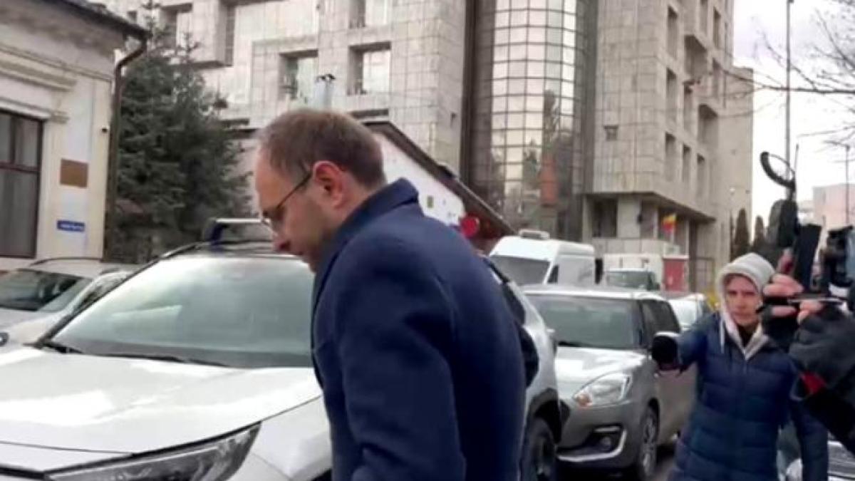 primarul-din-botosani--in-judecata-dupa-ce-a-dat-unei-candidate-subiectele-la-un-concurs_77031500