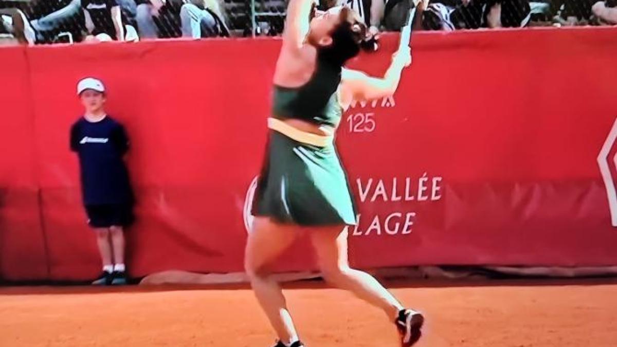 simona-halep-a-revenit-in-circuitul-de-tenis--cu-primul-meci-pe-zgura_63411400