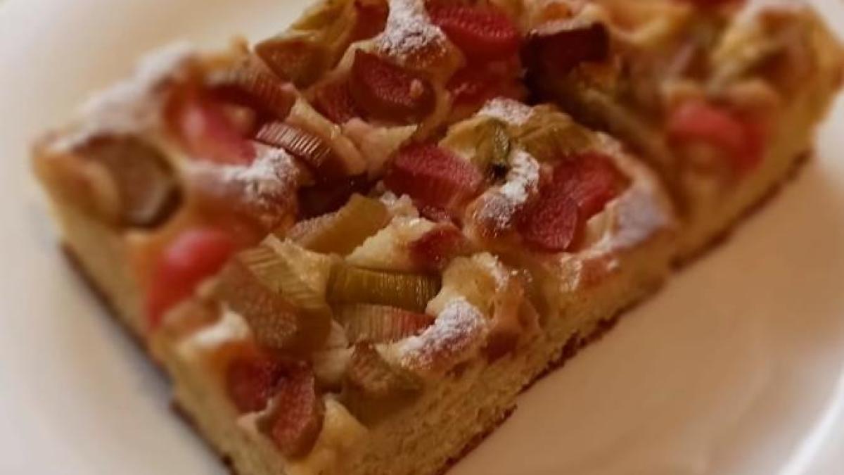 prajitura-cu-rubarba--un-desert-specific-ardelenesc_53442800