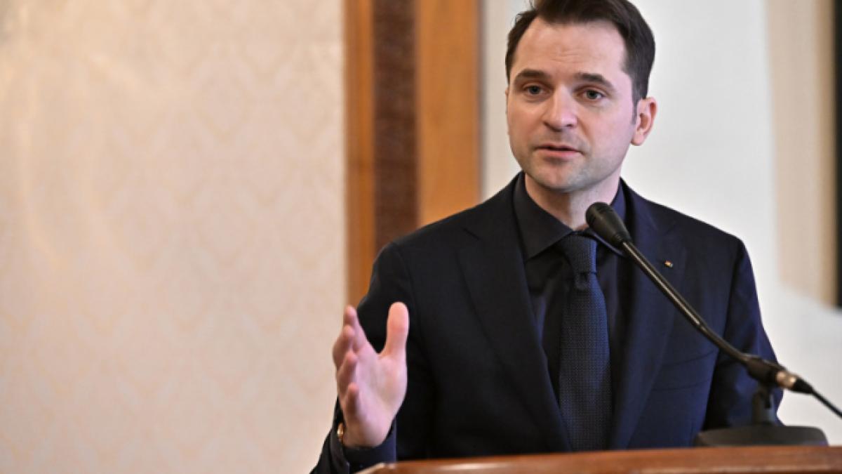 sebastian-burduja--despre-proiectul-care-putea-deschide-robinetul-fondurilor-europene-pentru-bucuresti-este-cu-fundita--pe-biroul-lui-de-aproape-4-ani-de-zile_37672600