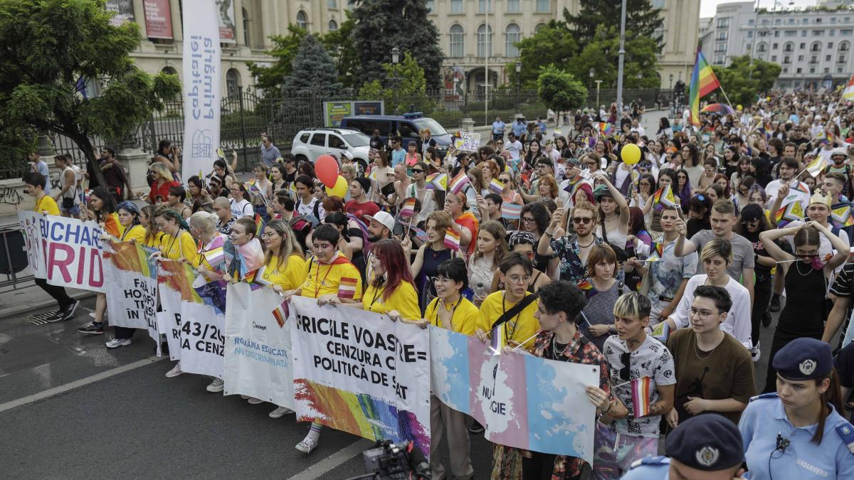 bucharest_pride_07_inquam_photos_octav_ganea_15431000