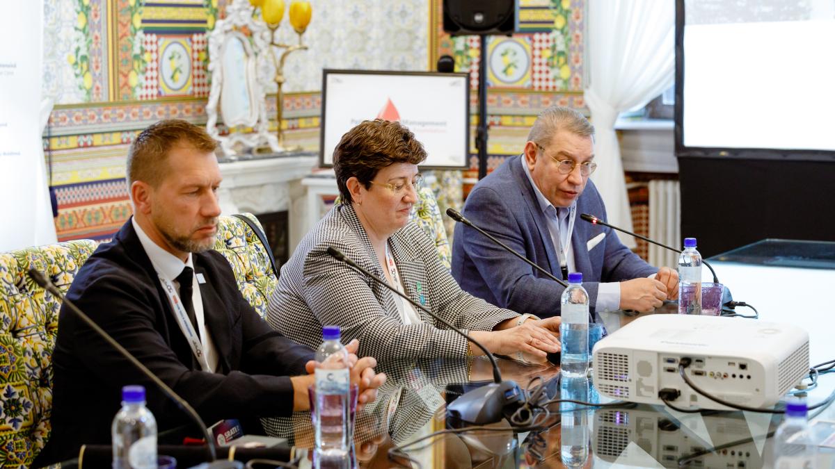 prof--kai-zacharowski--prof--daniela-filipescu-si-prof--serban-ion-bubenek-turconi_81764400