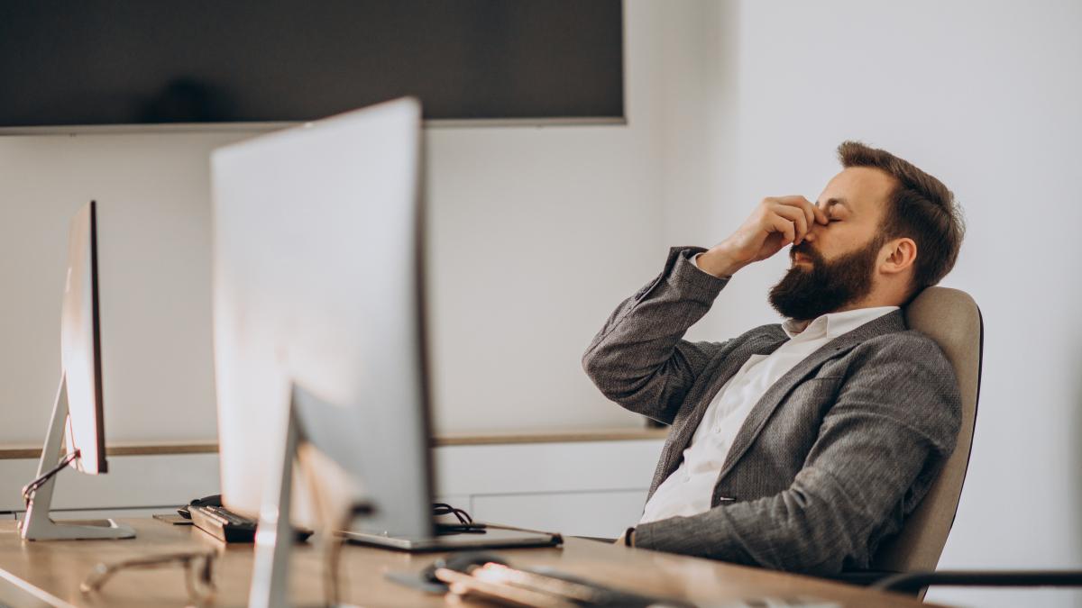 durere-de-cap-headache-office_67884900