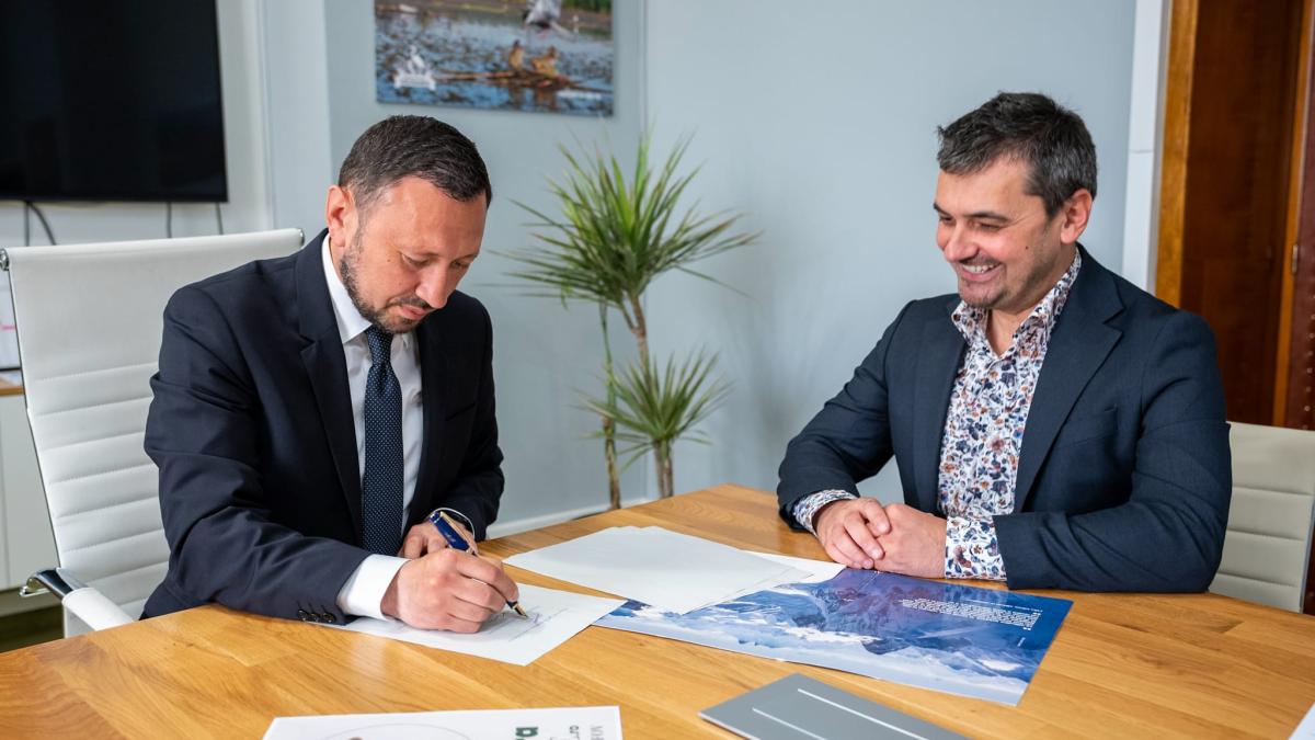 alex-gavan-centura-verde_42189400