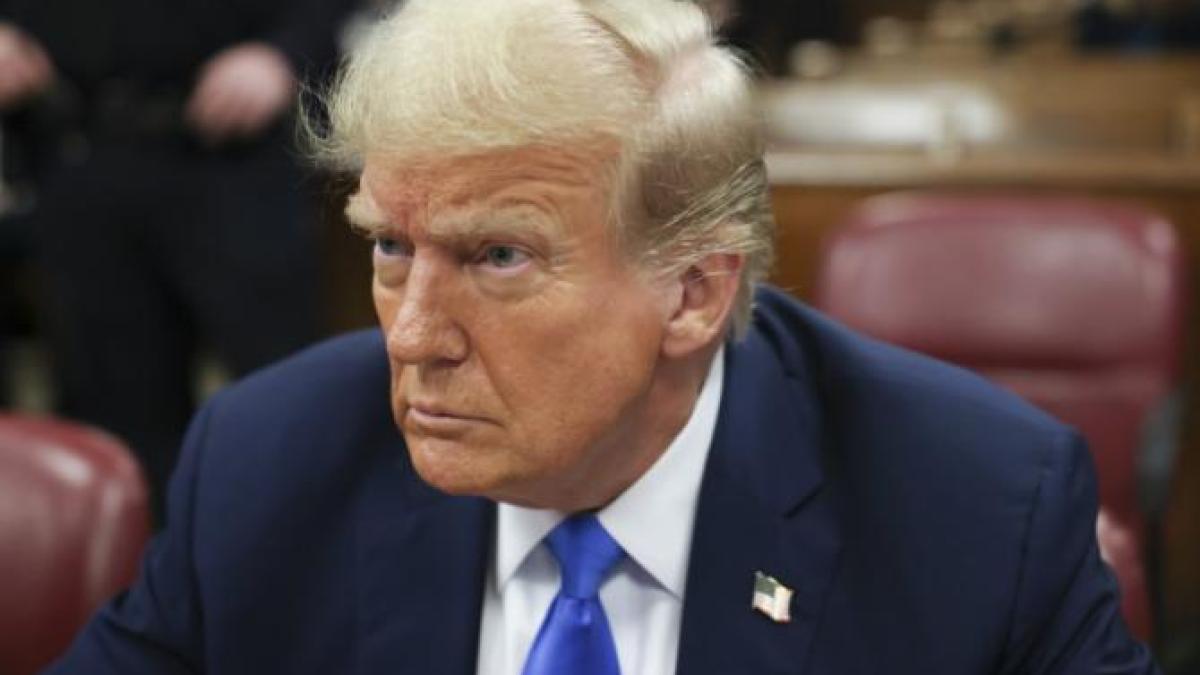 procesul-lui-trump-fostul-presedinte-a-orchestrat-o-schema-criminala-pentru-a-corupe-alegerile-din-2016--dar-apararea-spune-ca-nu-este-nimic-in-neregula-cu-interferenta_99557400