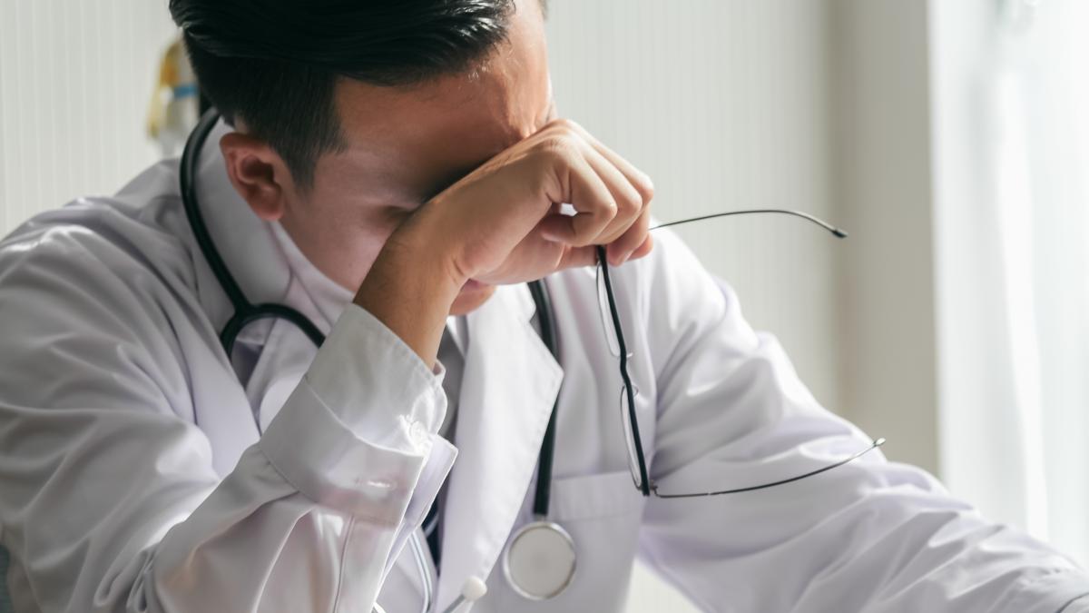 dezvaluiri-despre-doctorii-care-s-au-opus-sistemului-am-vazut-in-ochii-lor-atata-durere_47398100