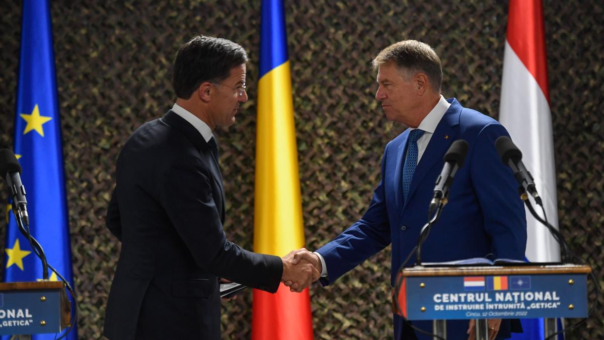 iohannis-rutte_03604600