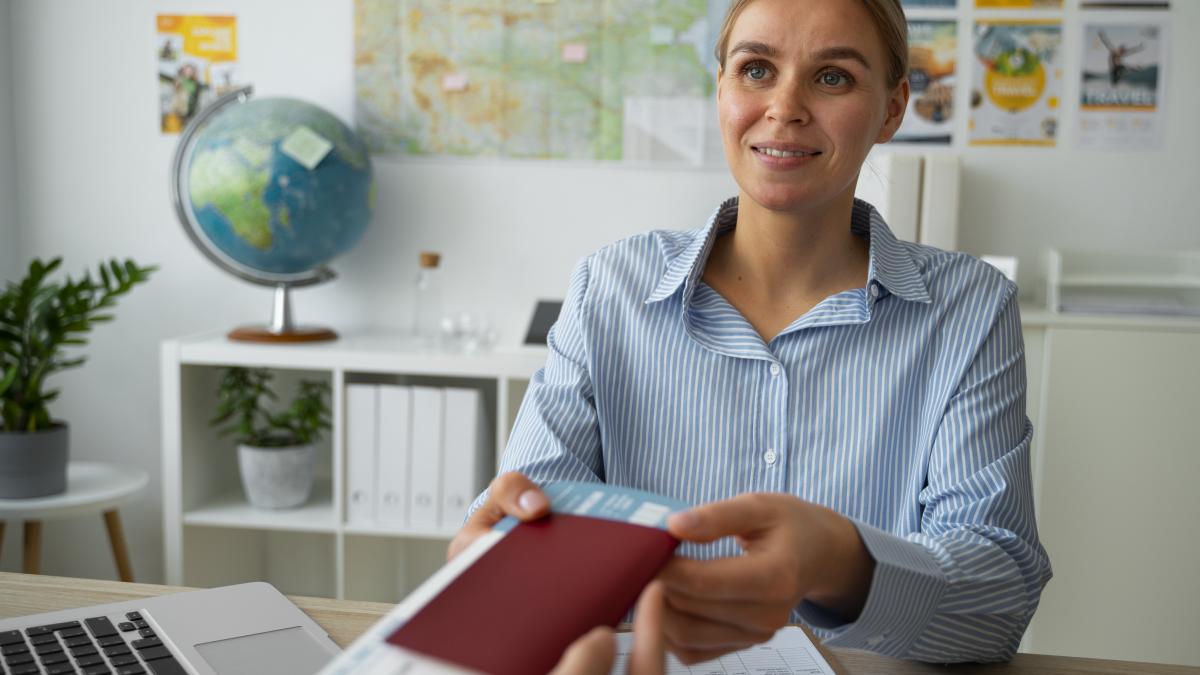 vouchere-de-vacanta-pentru-profesori--mai-multi-bani--dar-cu-un-impozit-mai-mare_15888900