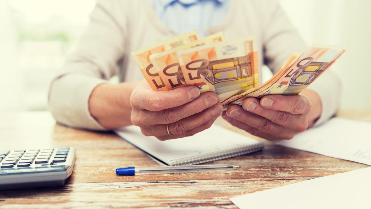 business-money-bani-euro_34709100