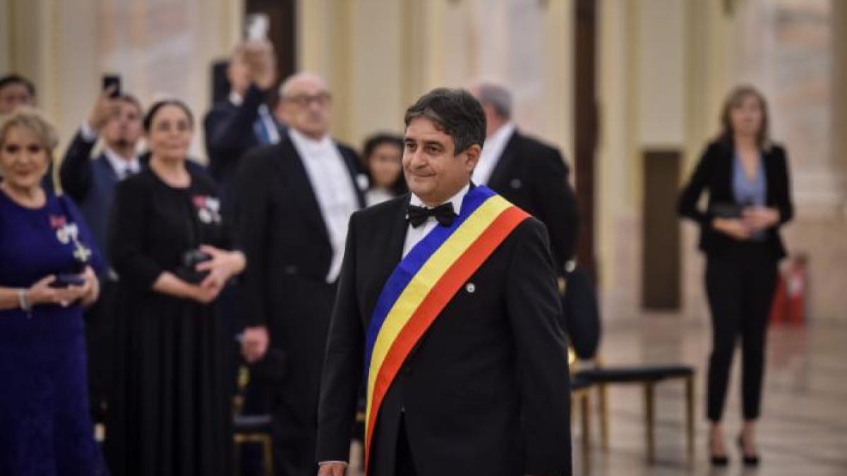 gabriel-plesa-si-a-obtinut-titlul-de-doctor-prin-plagiat--comisia-de-etica-universitara-a-academiei-de-studii-economice-confirma_21924700