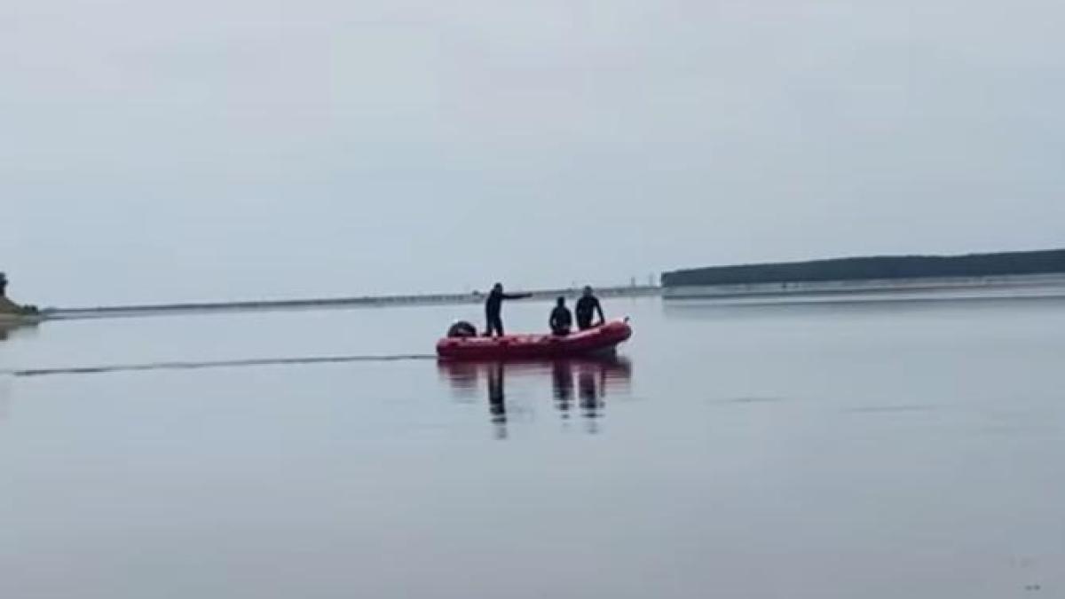 tanar-fotbalist--inecat-in-raul-olt--scafandrii-l-au-gasit-dupa-12-ore-de-cautari-intense_31114400