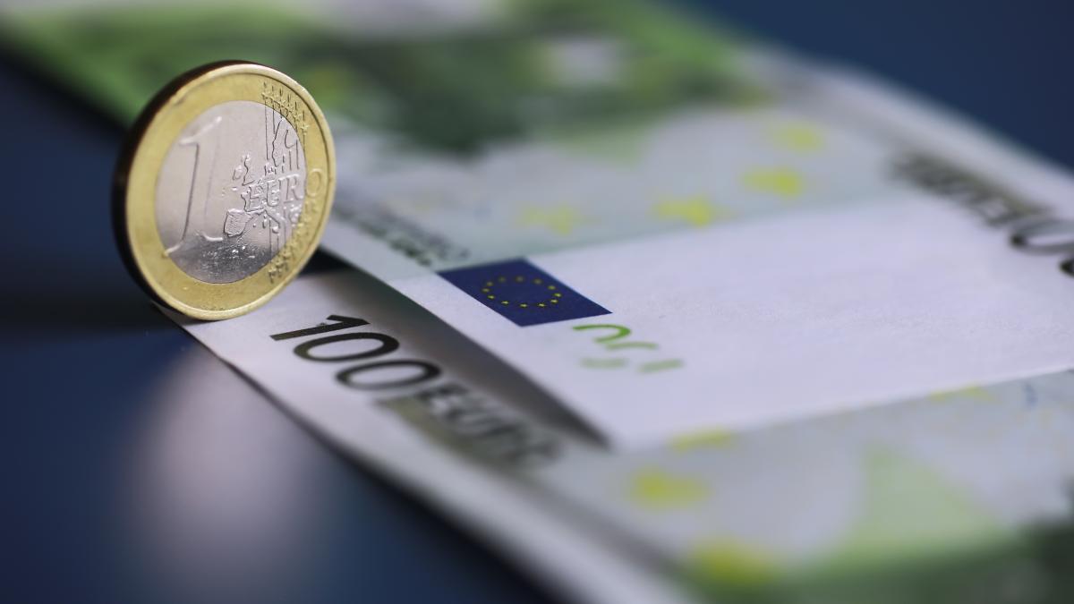 economia-greciei-da-semne-ca-si-revine--decizie-dupa-16-ani-ne-asteptam-la-unda-verde-de-la-bce_88695400