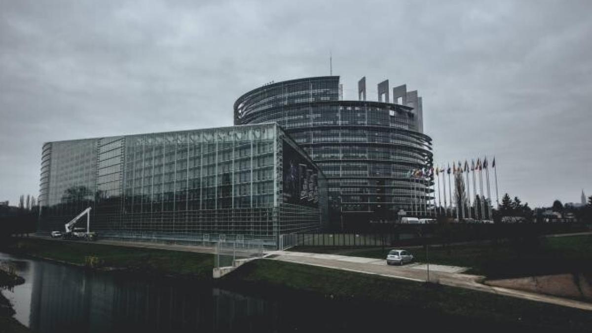 parlament-european_74378900