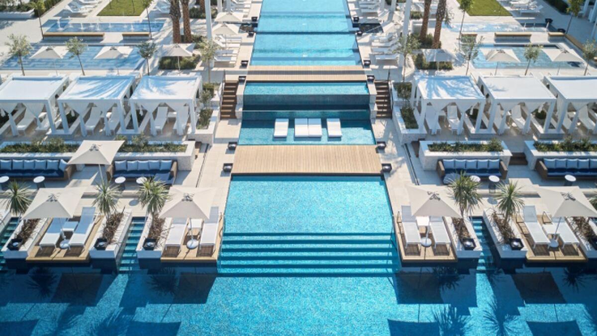 cum-arata-plaja-caelia-din-mamaia--inainte-sa-ajunga-la-familia-bucur--in-ce-consta-amenajarea-ei-toata-lumea-a-inceput-sa-rada-de-mine_30415400