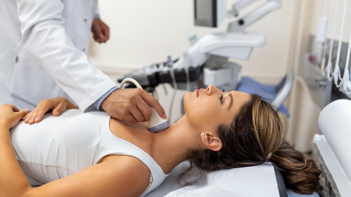 de-ce-mai-este-nevoie-de-ecografia-cervicala--dupa-ce-iti-scoti-tiroida--dr--ruxandra-dobrescu-sunt-primele-statii-in-care-incepe-sa-se-imprastie-cancerul_39520200