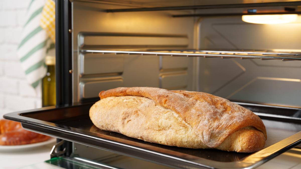 temperatura-corecta-la-care-se-coace-painea--in-functie-de-tipul-acesteia--cea-mai-simpla-reteta_26909300