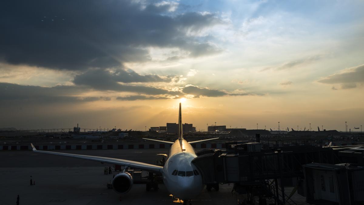 tensiuni-inaintea-alegerilor-prezidentiale-din-rep--moldova--avion-plin-cu-prorusi--deturnat-catre-bucuresti--dupa-refuzul-chisinaului_49922200