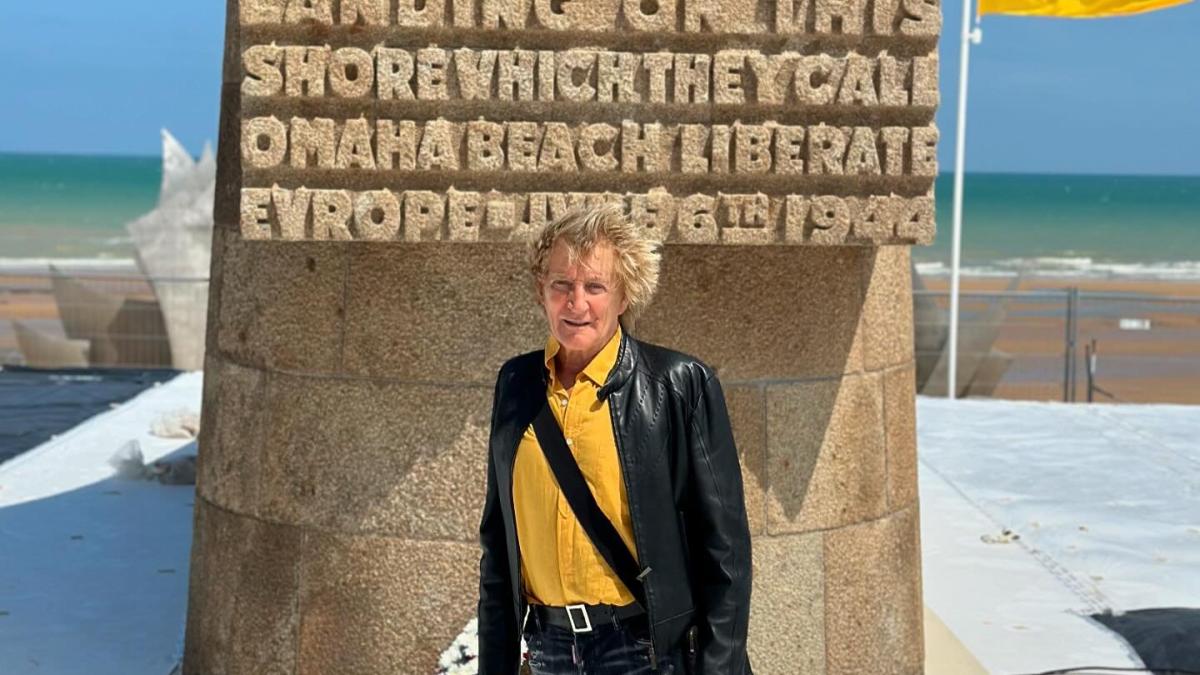 rod-stewart-a-fost-huiduit-de-fanii-din-germania-in-timp-ce-facea-un-show-de-sustinere-pentru-ucraina_03590100