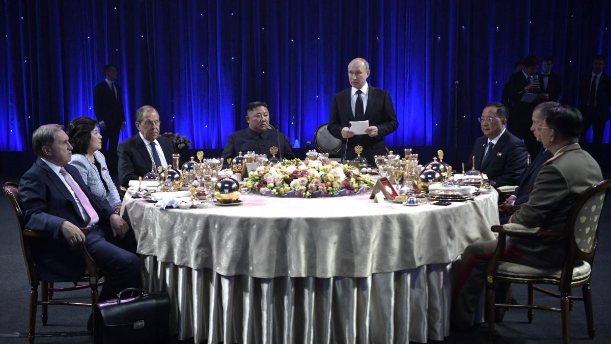 vladimir-putin-disperat-kim_43487400