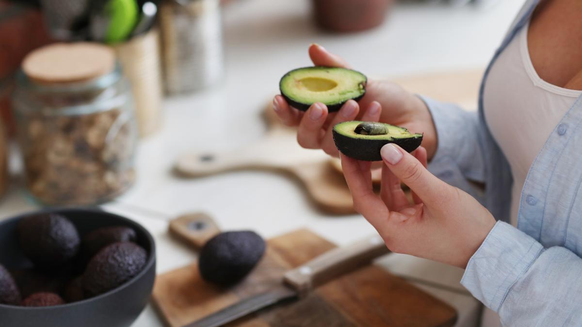 cum-faci-sa-se-coaca-mai-repede-un-avocado--beneficiile-acestui-fruct-sunt-nenumarate_15150600