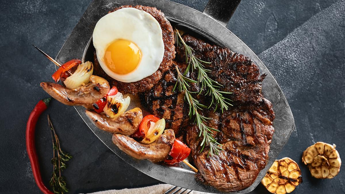 mancare-oua-carne_78482400