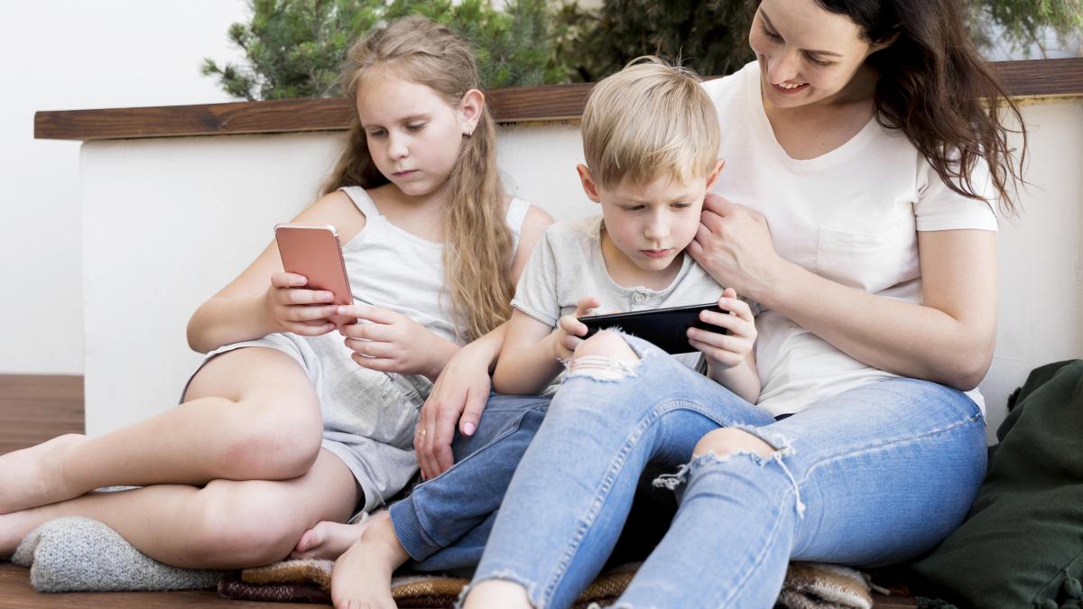 familie-telefoane_34312200