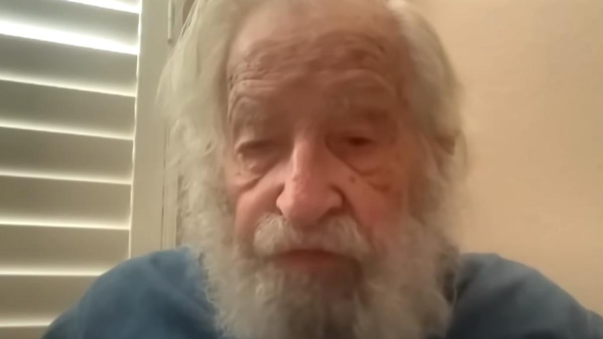 noam-chomsky_16088100