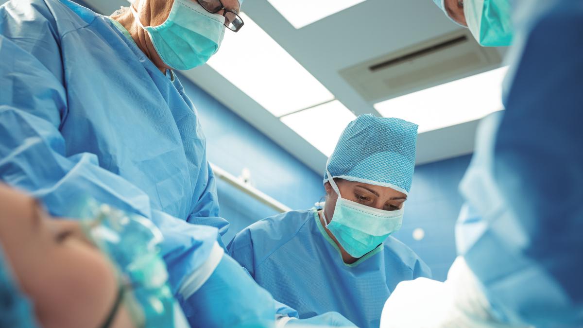 interventie-operatie-chirurgi-doctori_00283300