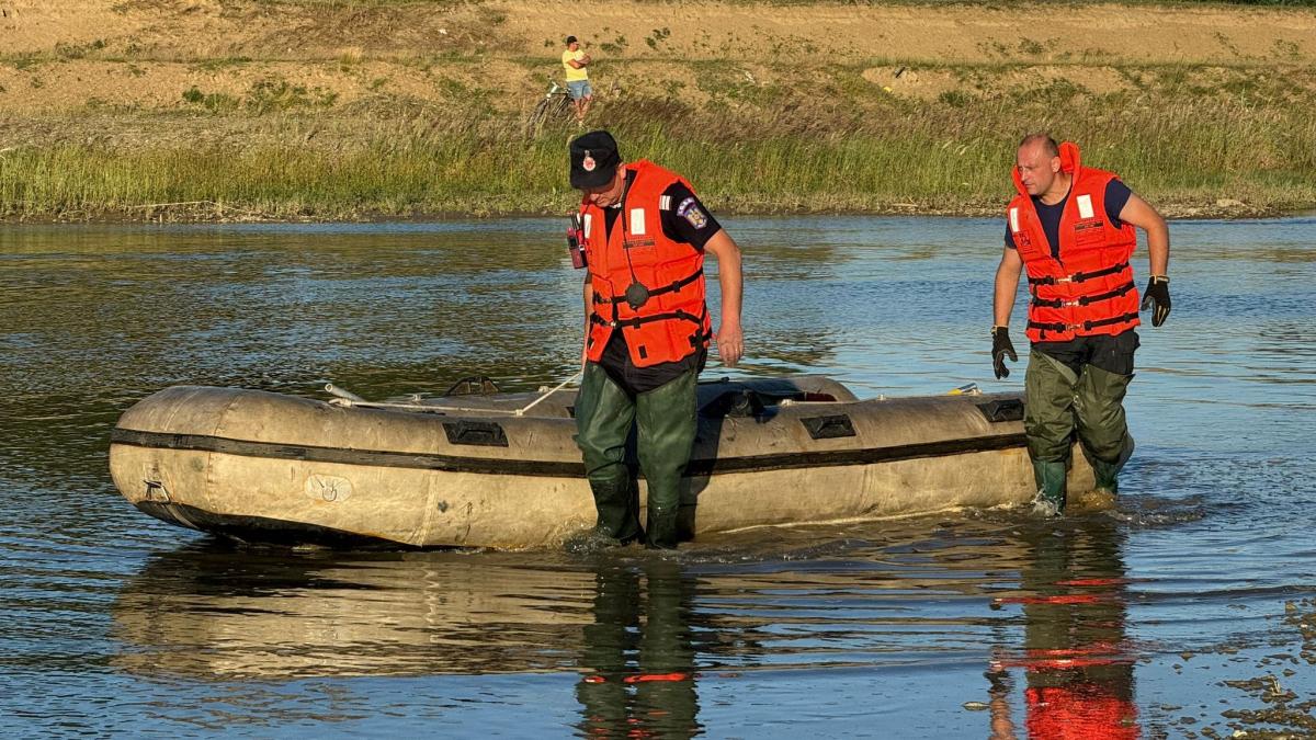 siretul-face-victime--trupul-copilului-inecat-in-apele-raului--recuperat-de-scafandri_77325100