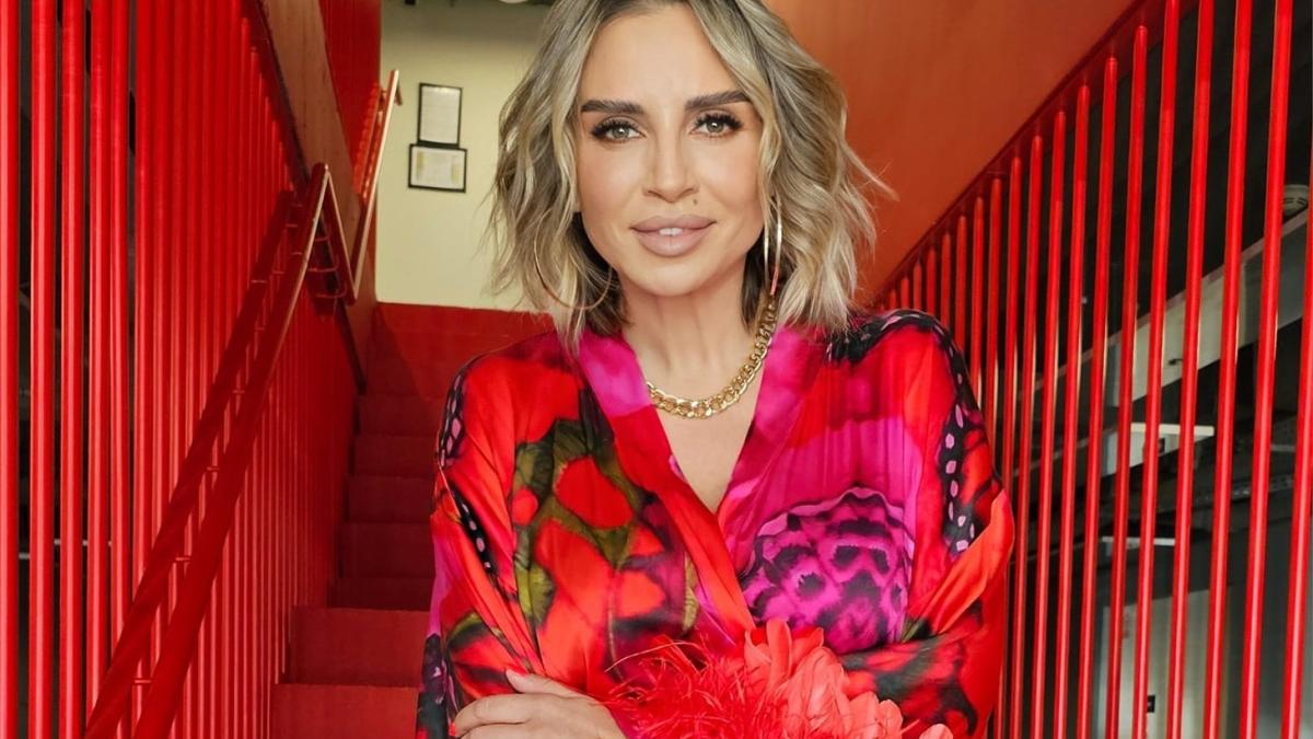 cum-se-poarta-mircea-badea-ca-sef--adina-halas--amintiri-de-la-debutul-in-televiziune-in-viata-personala--el-este-un-om-extraordinar-de-empatic_58478800